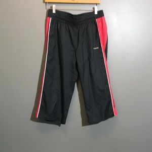 Reebok women’s medium capris excellent condition